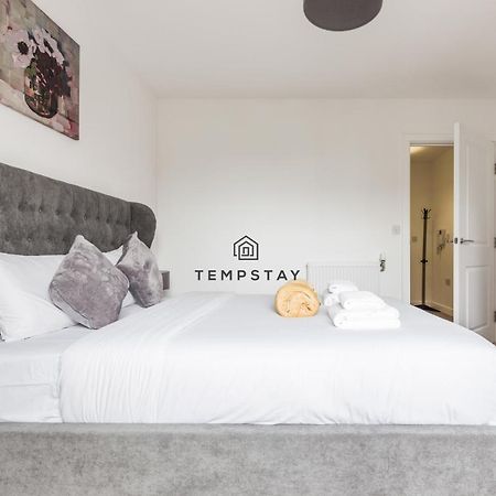 Modern Private Apartment -Balcony-Tube Station Londen Buitenkant foto