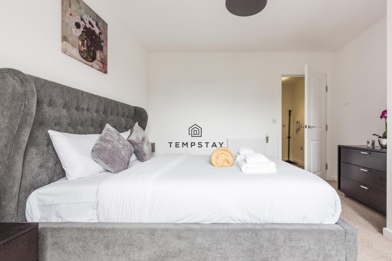 Modern Private Apartment -Balcony-Tube Station Londen Buitenkant foto