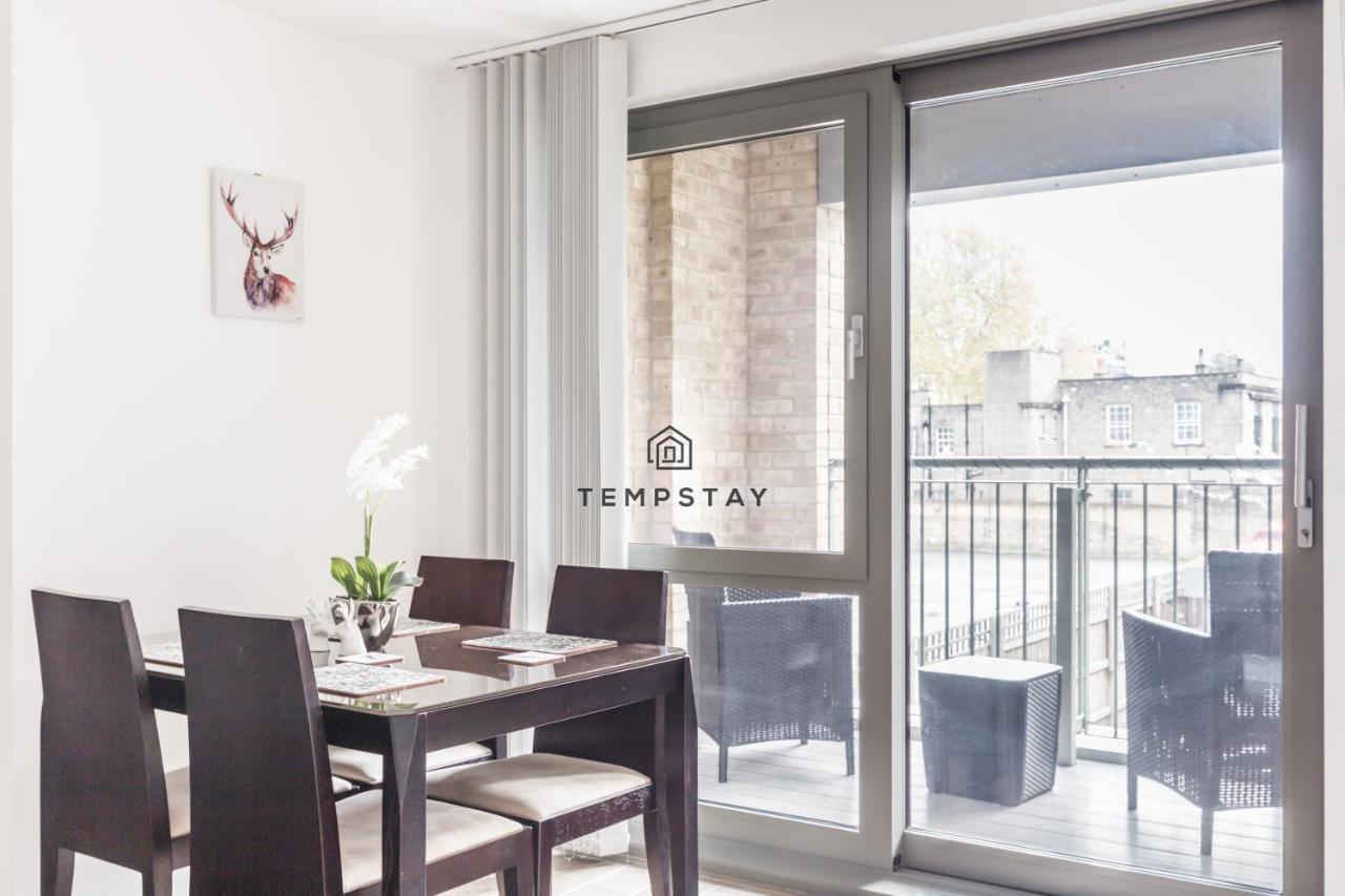 Modern Private Apartment -Balcony-Tube Station Londen Buitenkant foto